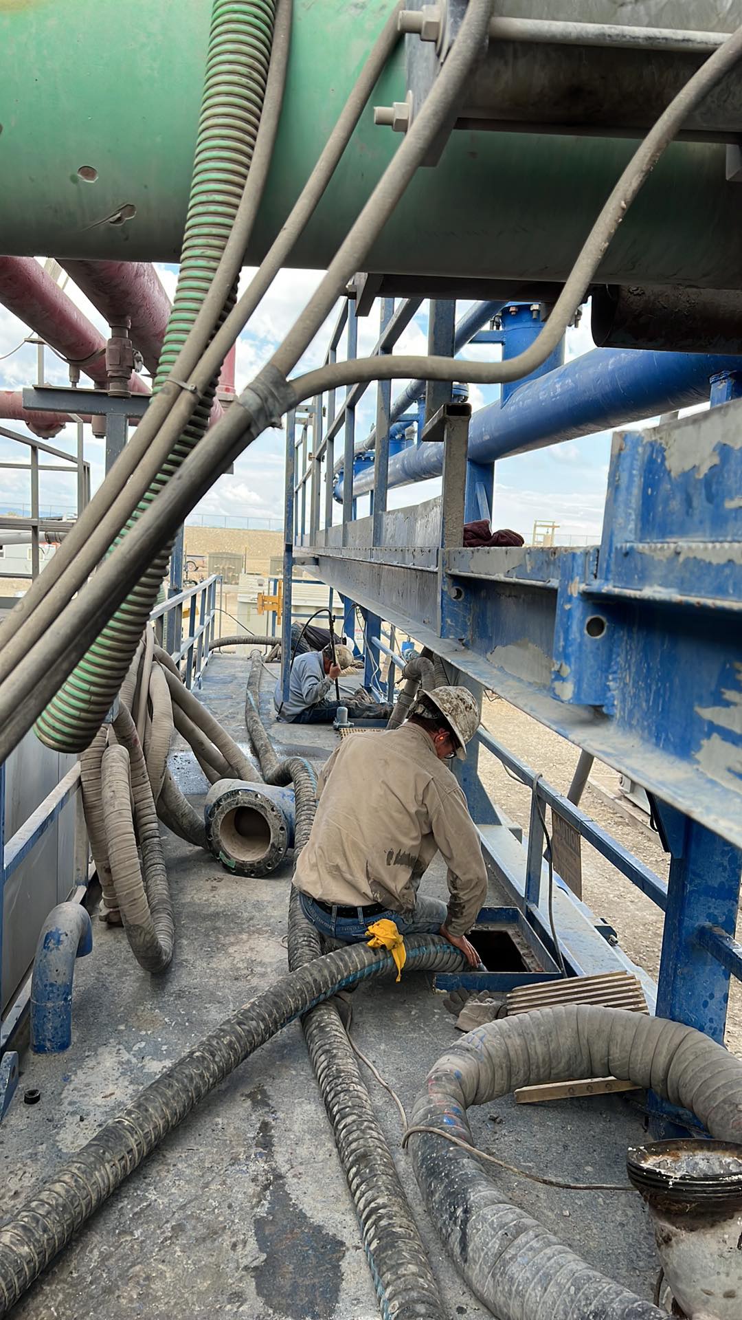 368149808_994843561841616_5171041412586151608_n Water tank on rig clean